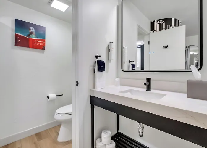 Inn Bob - Boutique On Budget